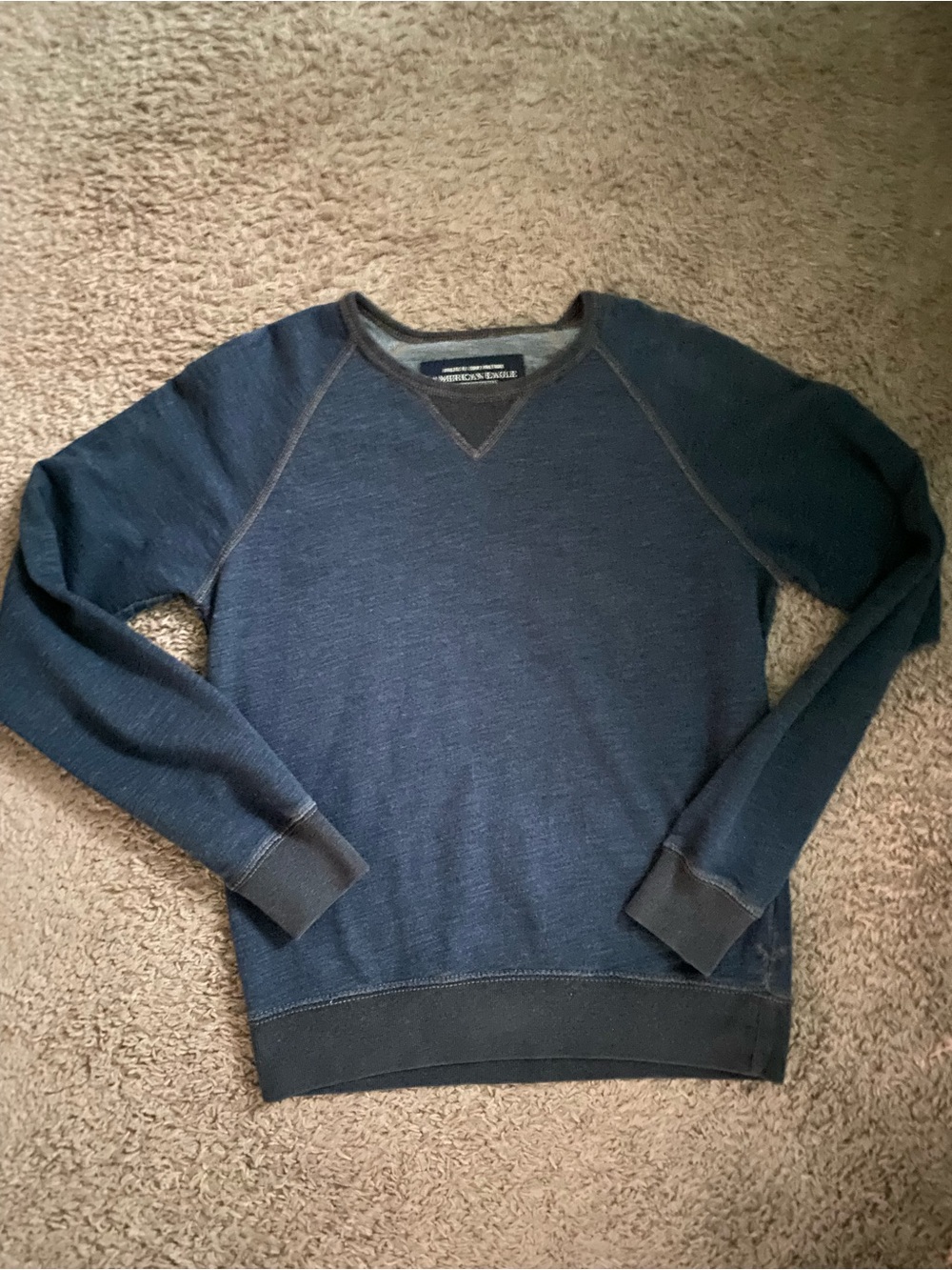 American Eagle pullover